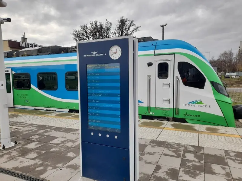 Kolejna trasa na Podkarpaciu z nowoczesnym systemem informacji dla pasażerów
