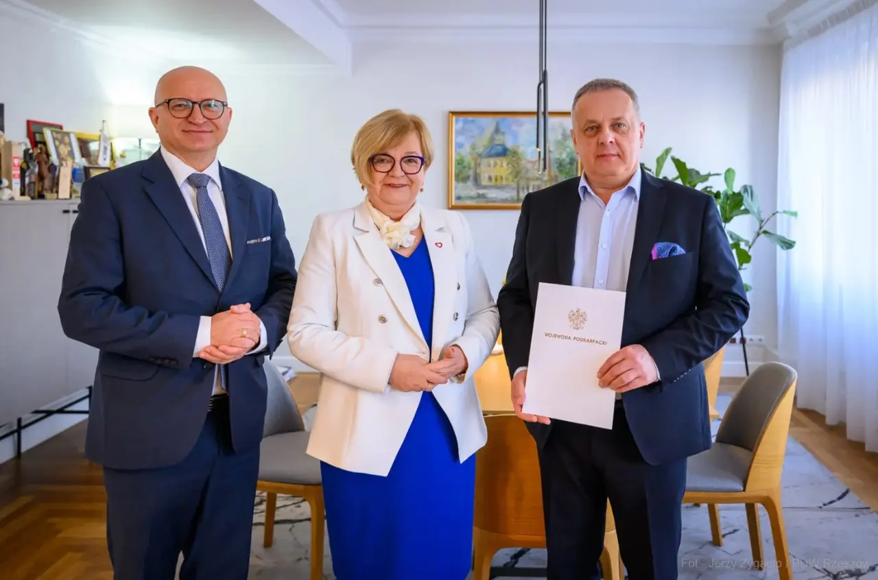 Fot. Jerzy Zygadło / Urząd Wojewódzki w Rzeszowie. Wojciech Domka na zdjęciu po prawej stronie